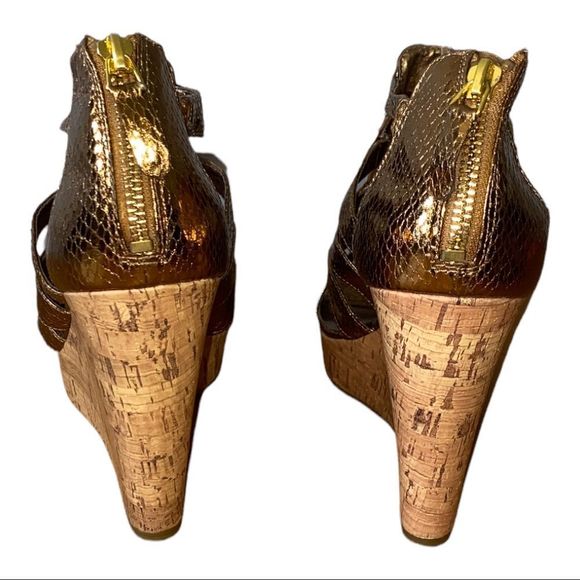 Enzo Angiolini || Gold Wedge Sandals || 9 - Picture 6 of 7